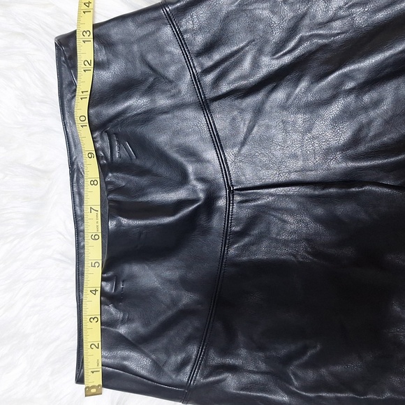 WHBM runway legging size 6, 100% polyurethane, great shape - Picture 8 of 12